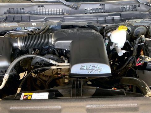 Used 2022 RAM 1500 Tradesman w/ Chrome Plus Package RWD image 9