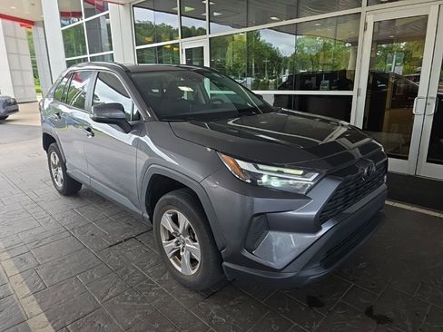 Used 2023 Toyota RAV4 XLE w/ Convenience Package FWD image 3