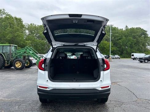 Used 2021 GMC Terrain SLT image 15