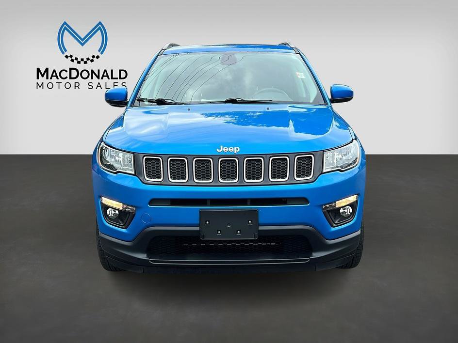 Used 2018 Jeep Compass Latitude w/ Popular Equipment Group AWD/4WD image 3
