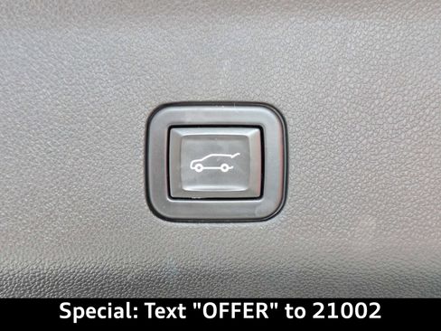 Used 2021 Chevrolet Tahoe High Country w/ Premium Package AWD/4WD image 15