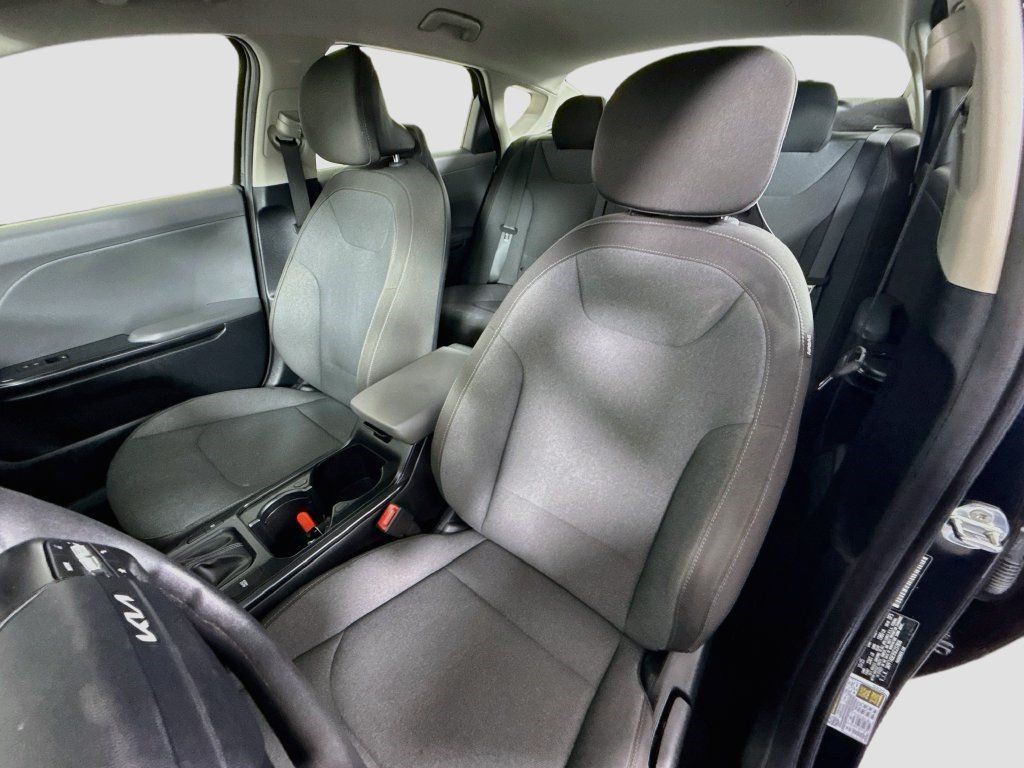Used 2025 Kia K4 FWD image 21