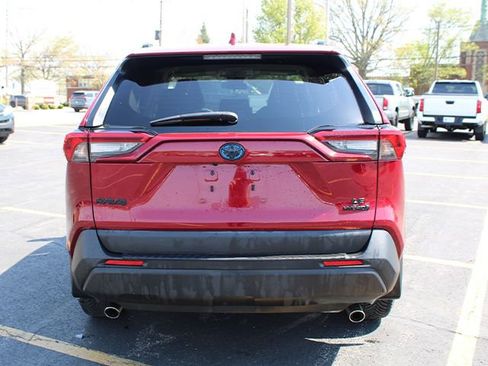 Used 2021 Toyota RAV4 LE AWD/4WD image 6
