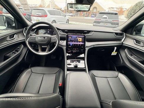 New 2025 Jeep Grand Cherokee L Limited w/ Luxury Tech Group II image 10