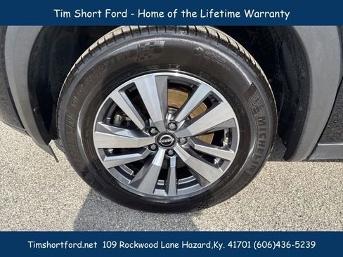 Used 2023 Nissan Pathfinder SL w/ Lighting Package (N92) image 9