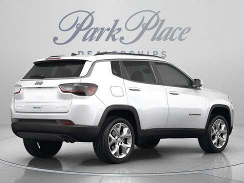 Used 2022 Jeep Compass Latitude FWD image 4