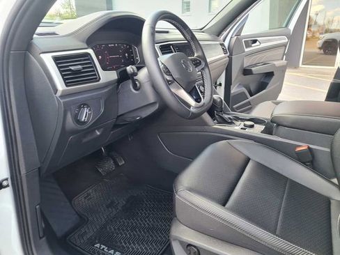 Used 2023 Volkswagen Atlas Cross Sport SE AWD/4WD image 14