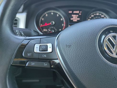 Used 2018 Volkswagen Atlas SE image 31