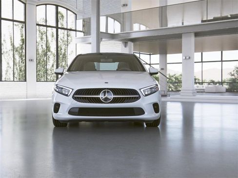 Used 2022 Mercedes-Benz A 220 4MATIC image 8