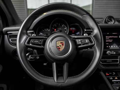 Certified 2024 Porsche Macan AWD/4WD image 28