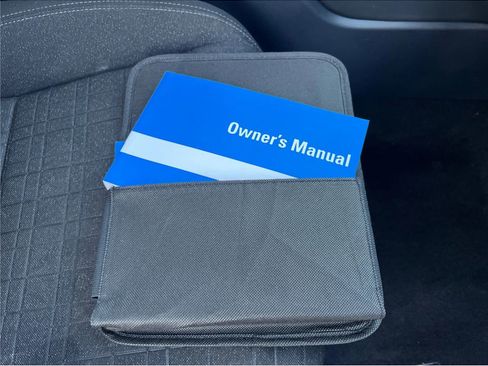 Used 2024 Honda HR-V LX image 34