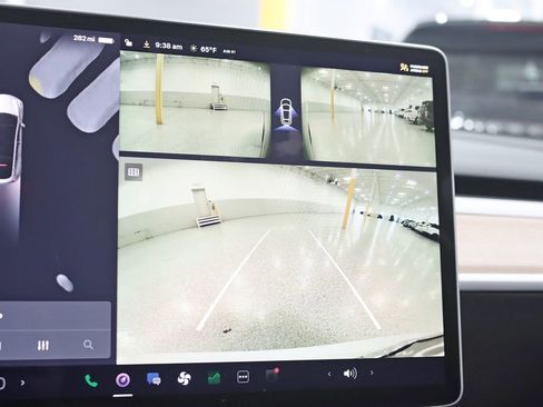 Used 2023 Tesla Model Y Long Range image 16