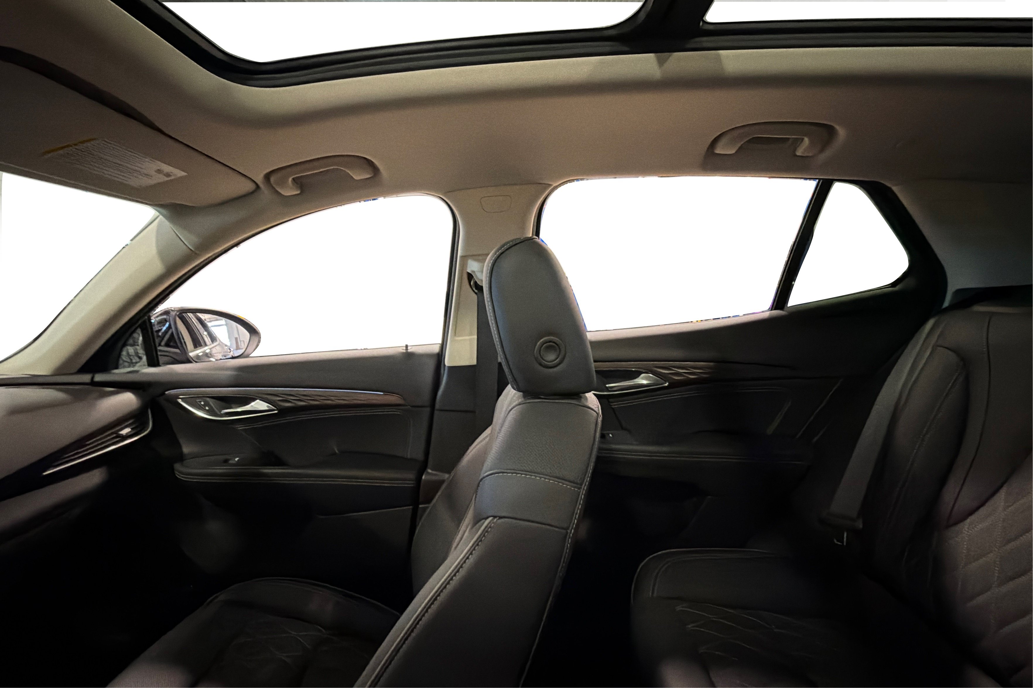 Used 2023 Buick Envision Avenir AWD/4WD image 43