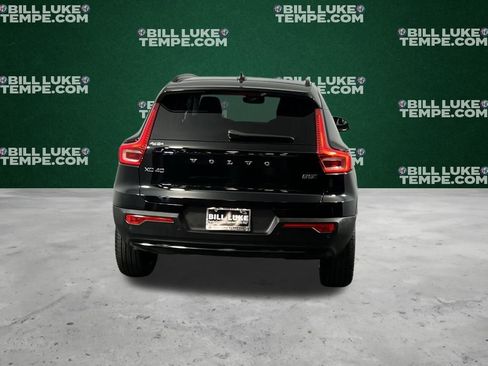 Used 2025 Volvo XC40 B5 Plus image 8