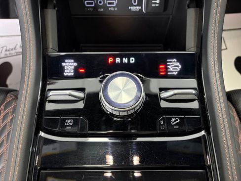 Used 2024 Jeep Grand Cherokee Summit image 11