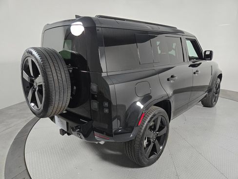 New 2026 Land Rover Defender 110 X-Dynamic SE AWD/4WD image 2