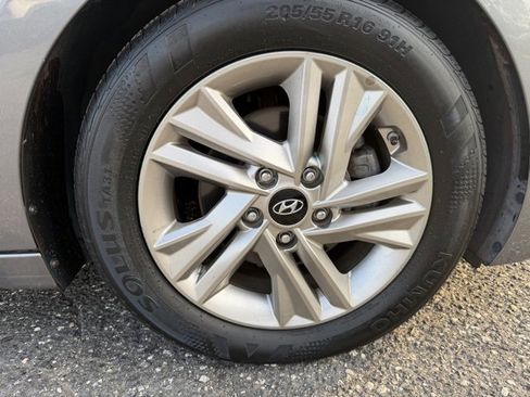 Used 2020 Hyundai Elantra Value Edition w/ Cargo Package (C1) image 16