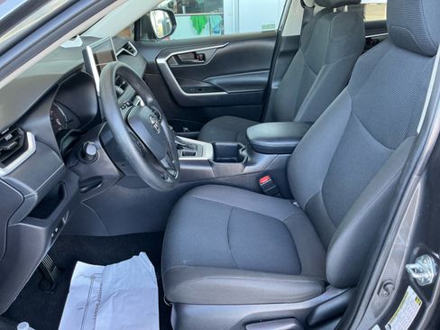 Used 2025 Toyota RAV4 LE AWD/4WD image 14