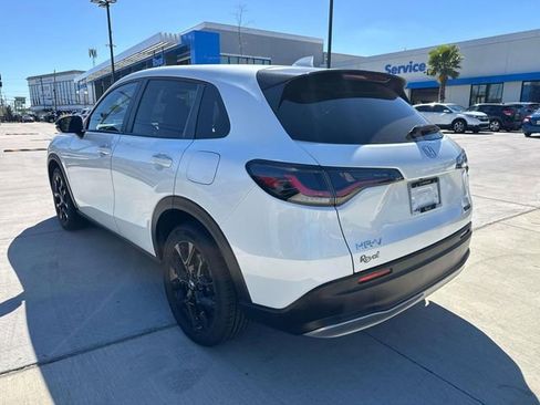 Used 2023 Honda HR-V Sport image 5