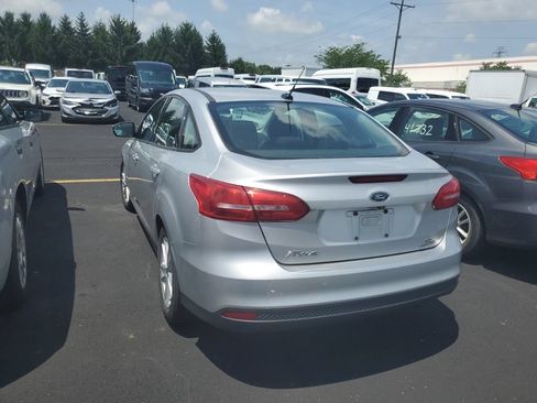 Used 2016 Ford Focus SE FWD image 6