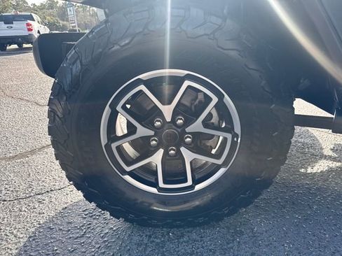 Used 2024 Jeep Wrangler Unlimited Rubicon image 29