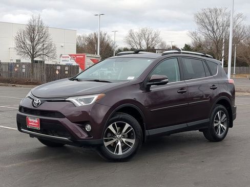 Used 2016 Toyota RAV4 XLE image 2