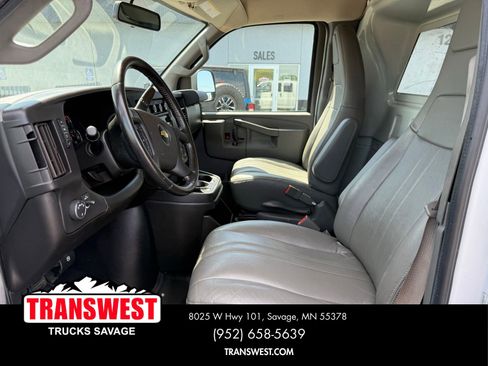 Used 2021 Chevrolet Express 2500 w/ Driver Convenience Package RWD image 5