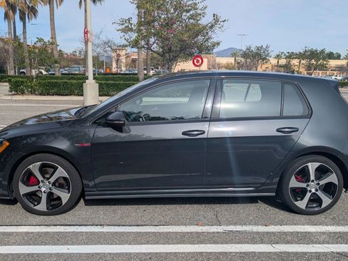 Used 2017 Volkswagen GTI Sport image 5
