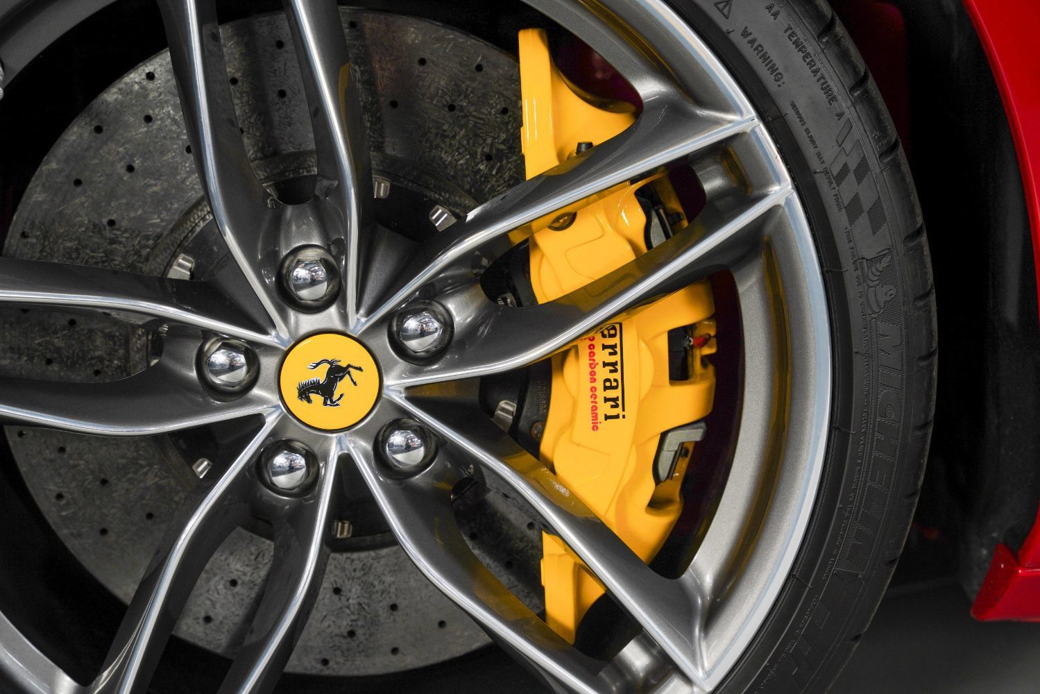 Used 2017 Ferrari 488 Spider RWD image 18