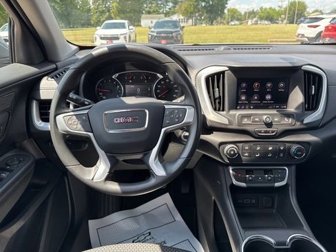 Used 2024 GMC Terrain SLE image 19