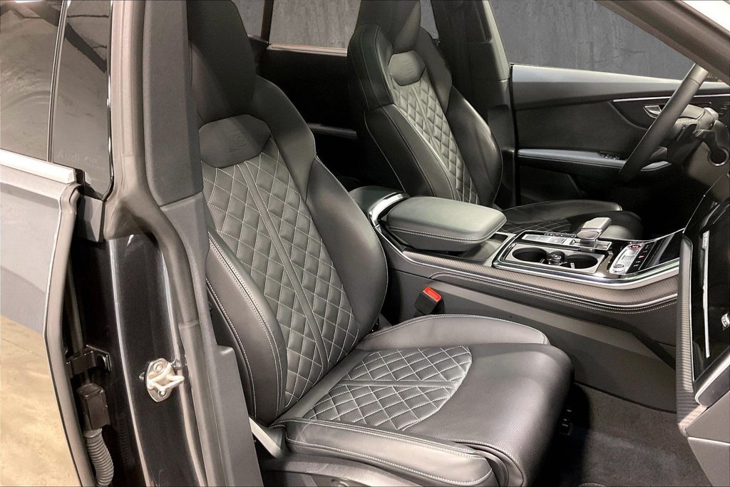 Used 2024 Audi SQ8 Prestige AWD/4WD image 30