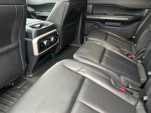 Certified 2022 Ford Expedition XLT image 13