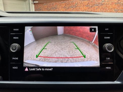 Used 2024 Volkswagen Taos SE image 22