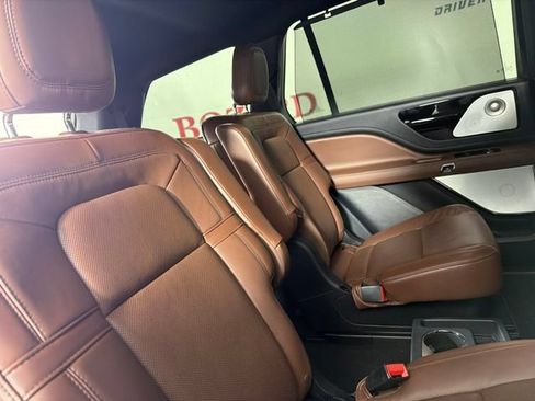 Used 2025 Lincoln Aviator Reserve w/ Luxury Package RWD image 18