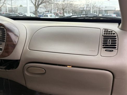 Used 2000 Ford F150 XLT image 22