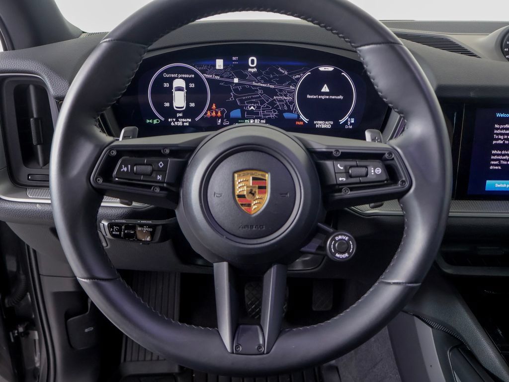 Certified 2026 Porsche Cayenne E-Hybrid AWD/4WD image 23