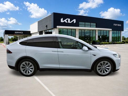 Used 2020 Tesla Model X Long Range AWD/4WD image 4