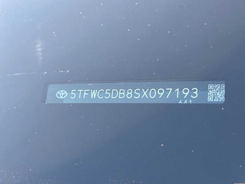 Used 2025 Toyota Tundra Limited image 28