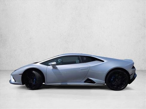 Used 2023 Lamborghini Huracan EVO RWD image 9
