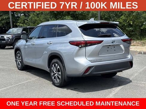 Used 2022 Toyota Highlander XLE AWD/4WD image 4