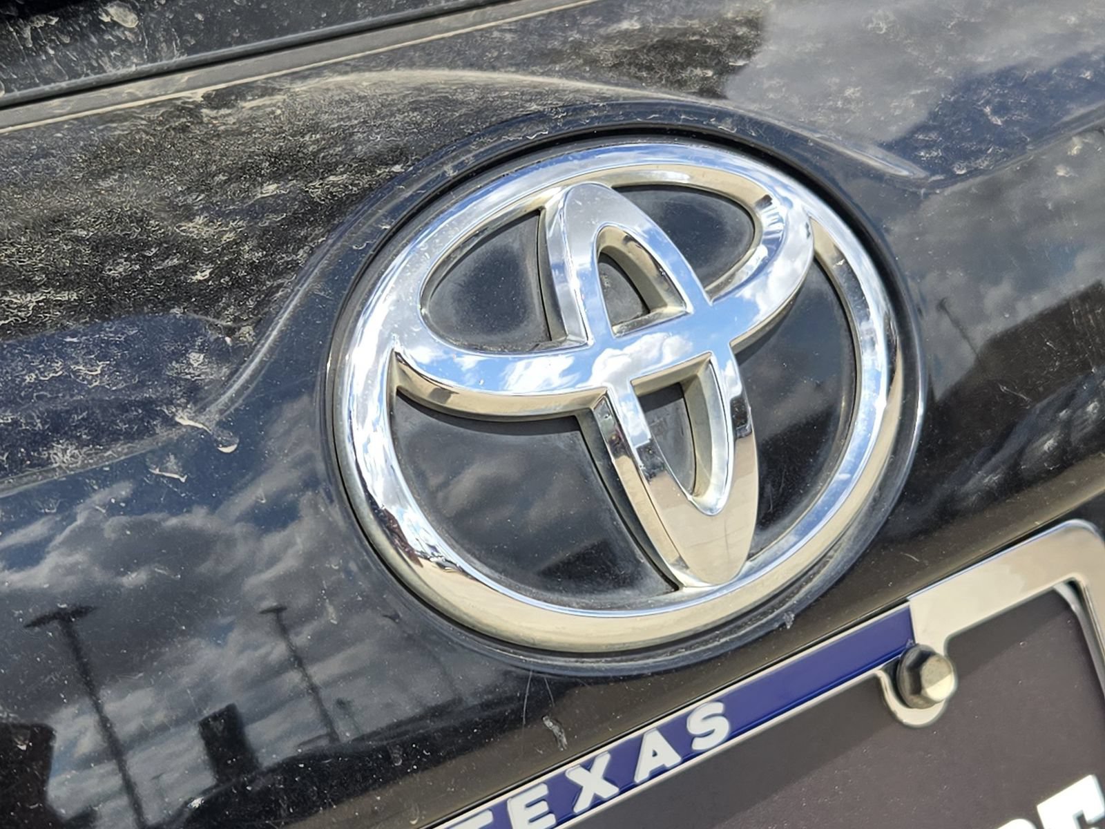 Used 2015 Toyota RAV4 LE AWD/4WD image 12