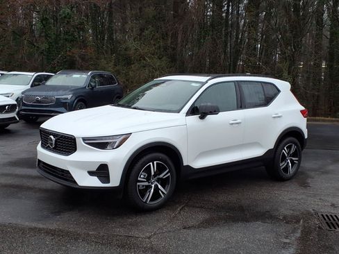 New 2026 Volvo XC40 B5 Core w/ Climate Package AWD/4WD image 9