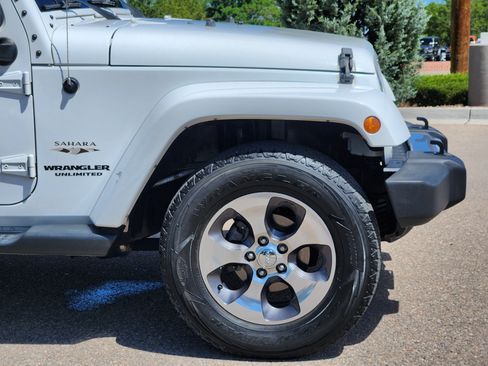Used 2017 Jeep Wrangler Unlimited Sahara AWD/4WD image 7