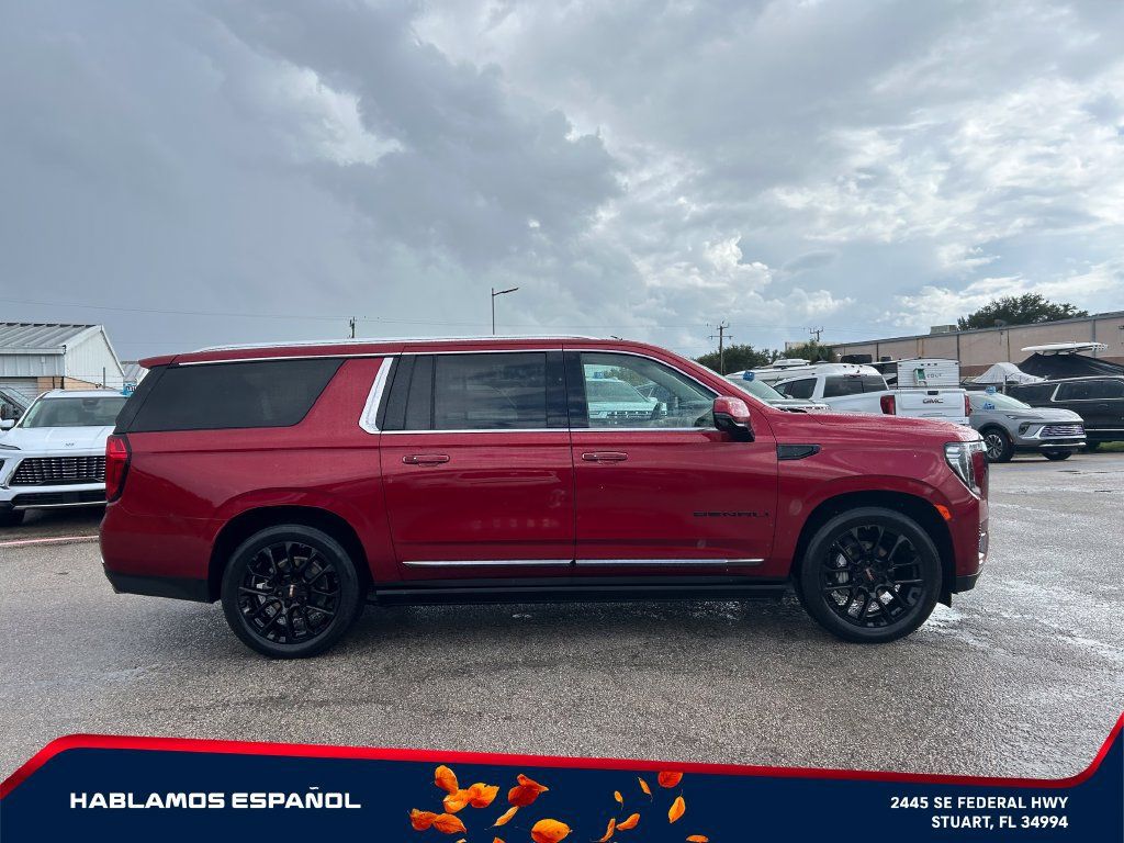 Used 2024 GMC Yukon XL Denali w/ Denali Reserve Package AWD/4WD image 8