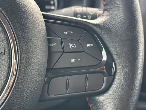 Used 2022 Jeep Renegade Latitude w/ Convenience Group image 27