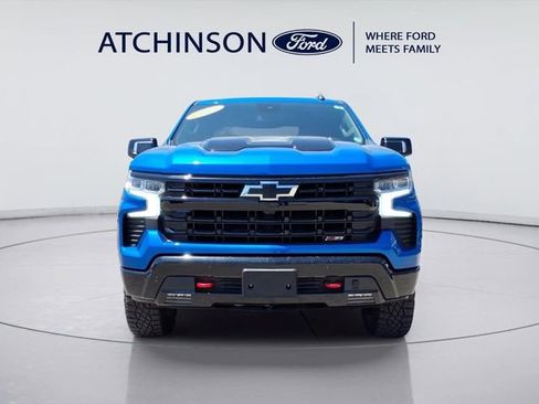 Used 2024 Chevrolet Silverado 1500 LT Trail Boss w/ LT Trail Boss Premium Package AWD/4WD image 2