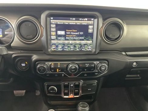 Used 2023 Jeep Wrangler Unlimited w/ Cold Weather Group image 21