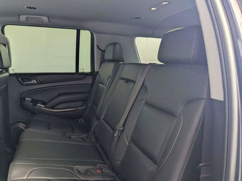 Used 2017 Chevrolet Suburban LT RWD image 33