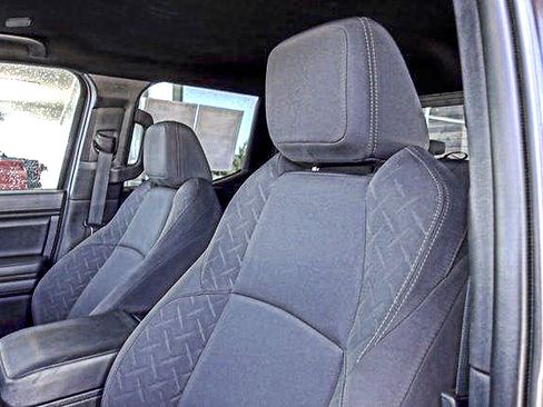 Used 2024 Toyota Tacoma SR5 AWD/4WD image 11