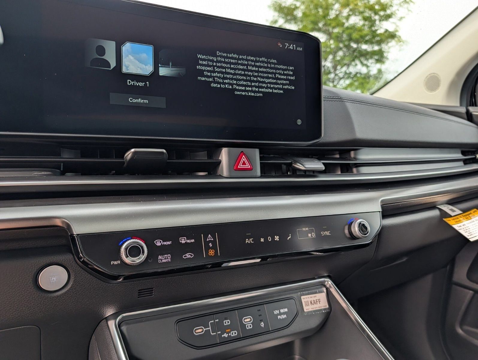New 2027 Kia Carnival SX w/ Dark Edition Package FWD image 6